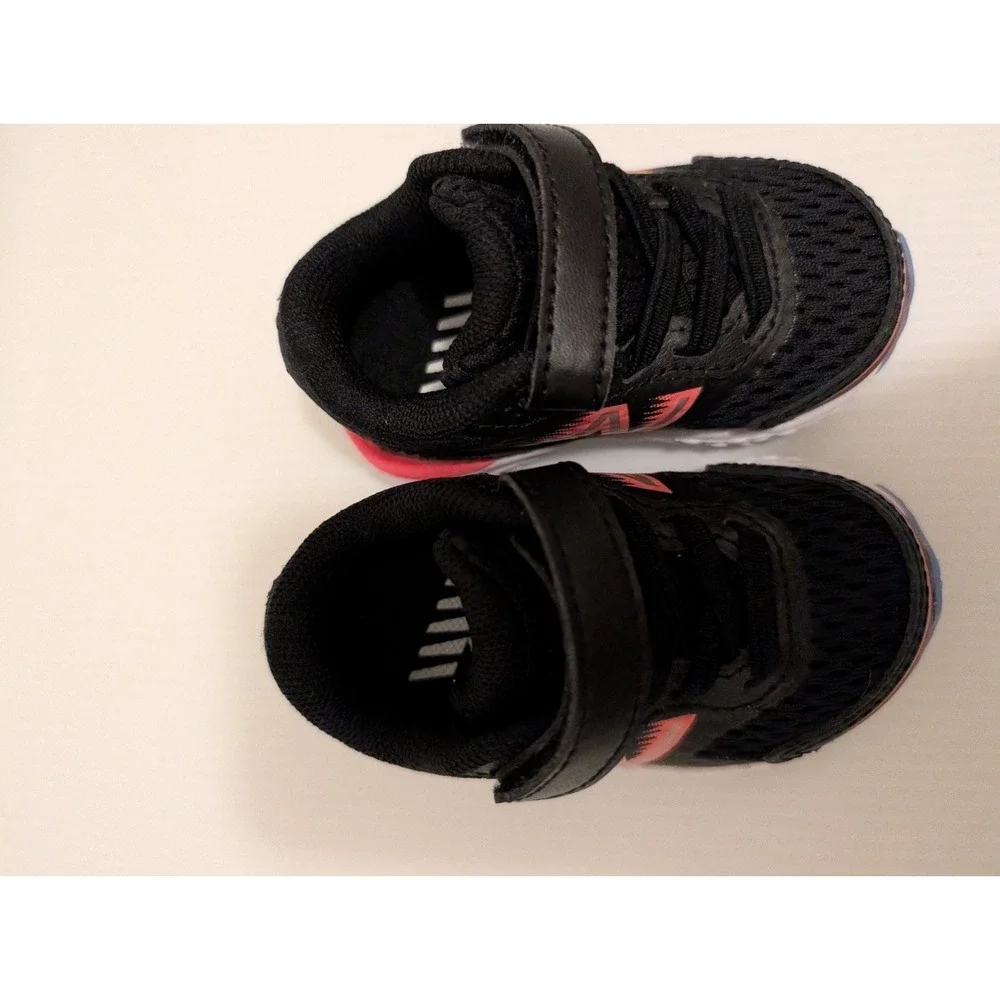 New Balance Kid Shoes Size 2 Infant‎ 680 V6 Hook and Loop Running Shoe